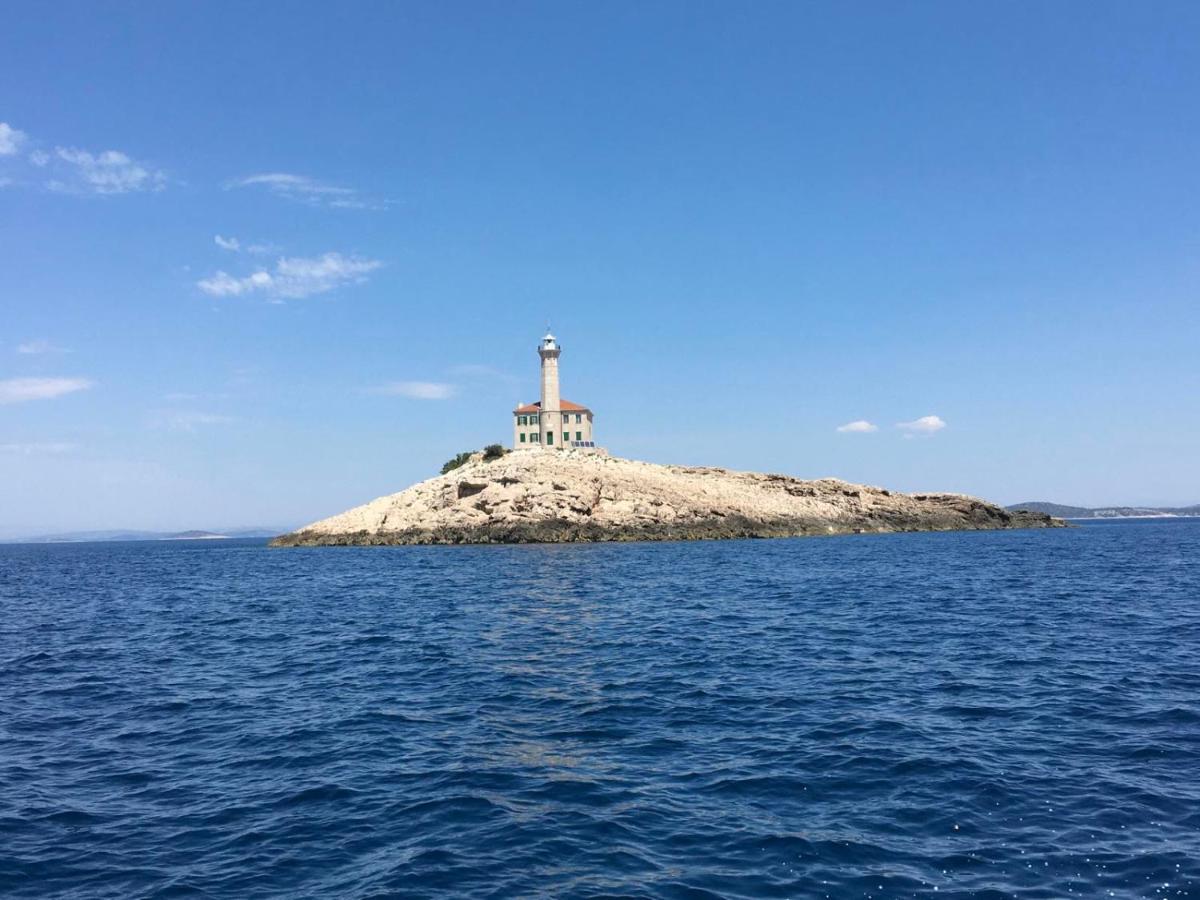 Villa Kadinela, 200M From Kamenjak, Huge Quiet Garden With Barbecue, 2 New Kitchens 프레멘투라 외부 사진