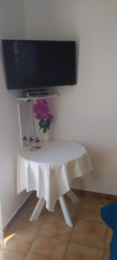 Villa Kadinela, 200M From Kamenjak, Huge Quiet Garden With Barbecue, 2 New Kitchens 프레멘투라 외부 사진
