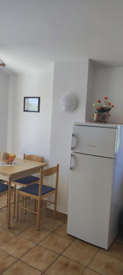 Villa Kadinela, 200M From Kamenjak, Huge Quiet Garden With Barbecue, 2 New Kitchens 프레멘투라 외부 사진
