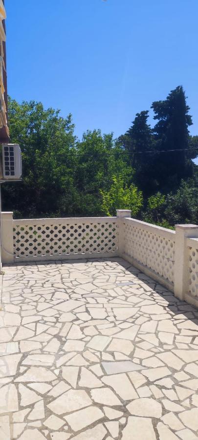 Villa Kadinela, 200M From Kamenjak, Huge Quiet Garden With Barbecue, 2 New Kitchens 프레멘투라 외부 사진