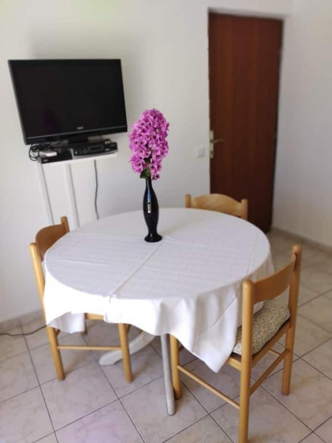 Villa Kadinela, 200M From Kamenjak, Huge Quiet Garden With Barbecue, 2 New Kitchens 프레멘투라 외부 사진